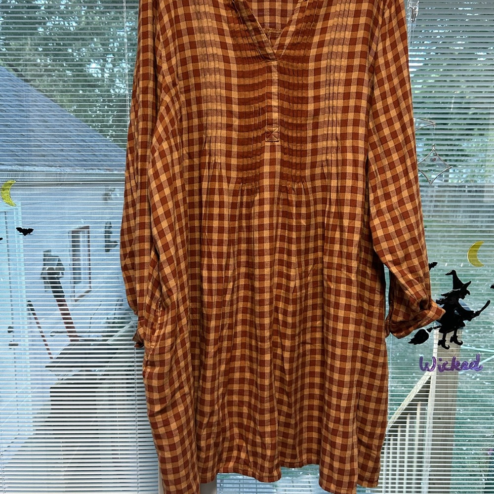 woman’s over sized top  3X